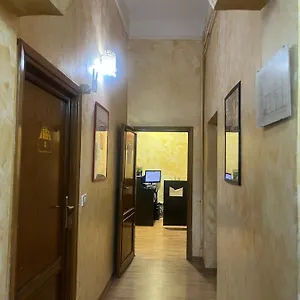 https://milazzo-house.it-romehotels.com