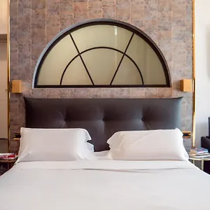 https://comfort-zone-naples.hotels-amalfi.com