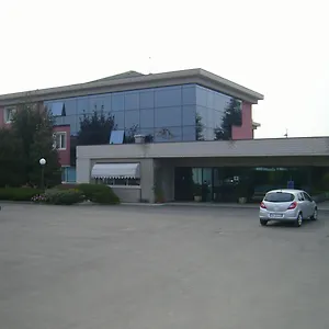 https://art-hotel-treviolo.italymilanhotels.net